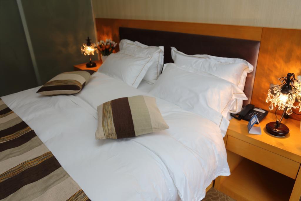 Panshan Tingquan Tuwo Holiday Resort Leshan Ruang foto