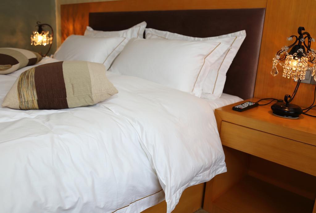 Panshan Tingquan Tuwo Holiday Resort Leshan Ruang foto
