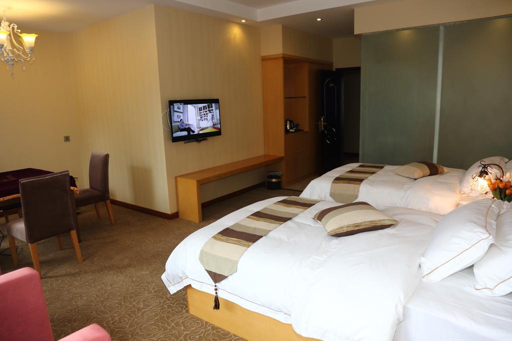 Panshan Tingquan Tuwo Holiday Resort Leshan Ruang foto