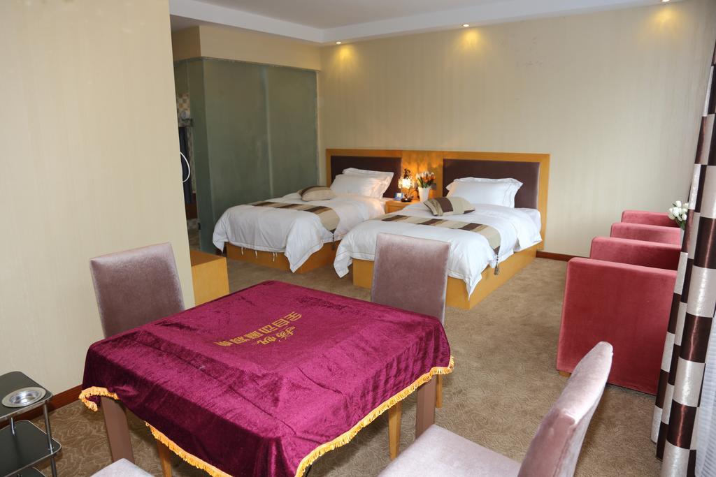 Panshan Tingquan Tuwo Holiday Resort Leshan Ruang foto